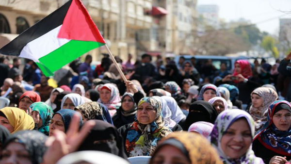 الإحصاء :نصف المجتمع الفلسطيني إناث 