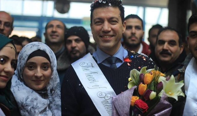 طبيب فلسطيني يتوج بأرفع منصب أكاديمي بجراحة وزراعة القلب في بريطانيا
