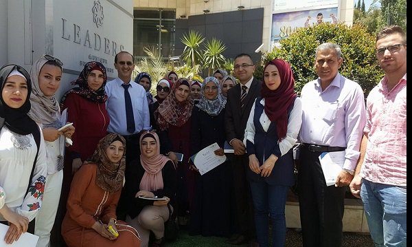 فوز طالبة من جامعة القدس المفتوحة بالمرتبة الثانية في مسابقة محاكاة التداول
