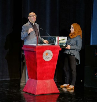 مخرجة فلسطينية تحصد افضل فيلم في مهرجان زايد السينمائي

