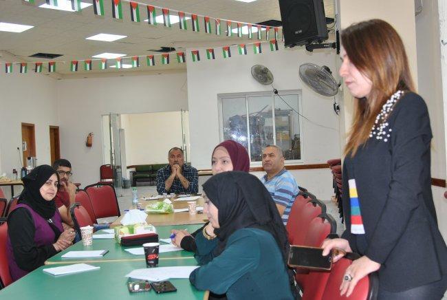 بلدية سلفيت تعقد دورات تدريبية لبناء قدرات النساء والشباب