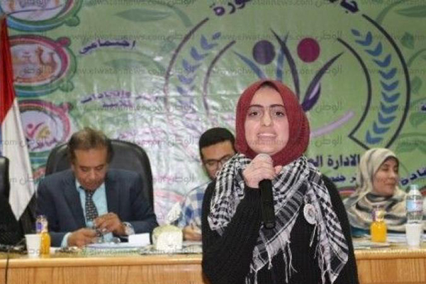 إعلامية فلسطينية تشارك بإدارة مسابقةٍ شعرية في ملتقىً للطلاب الوافدين بالجامعات المصرية
