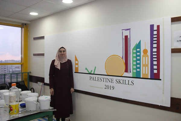 "تبارك النتشة" تتأهّل لتُمثّل فلسطين بمسابقة المهارات العالمية 2019 في روسيا