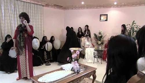 إضراب عن الزواج لبنات بلدة في السعودية والسبب الطقاقات
