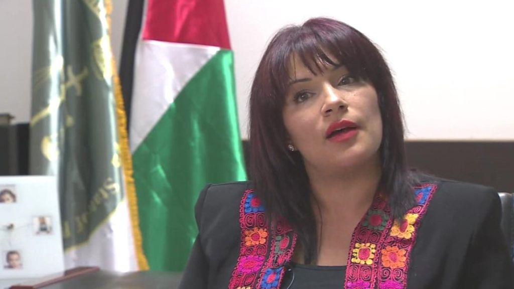 رئيسة نيابة فلسطينية تتحدى القوانين "المجحفة" للمرأة
