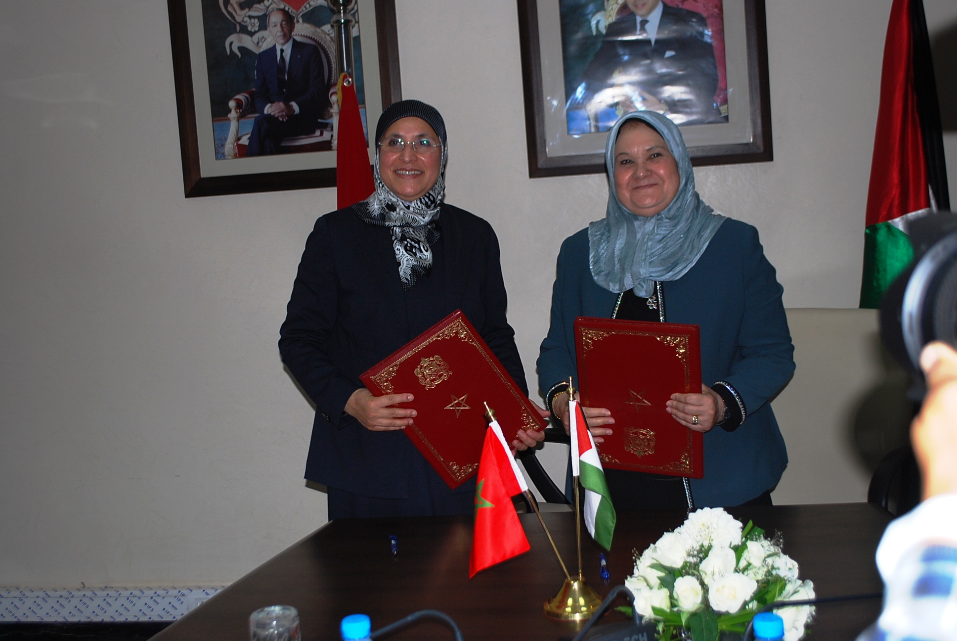 الآغا توقع مذكرة تفاهم في مجال حقوق المرأة مع نظيرتها المغربية
