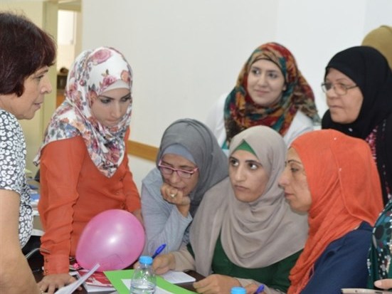 الاتحاد العام للمرأة ومركز المرأة للإرشاد يفتتحان تدريب للكوادر النسوي
