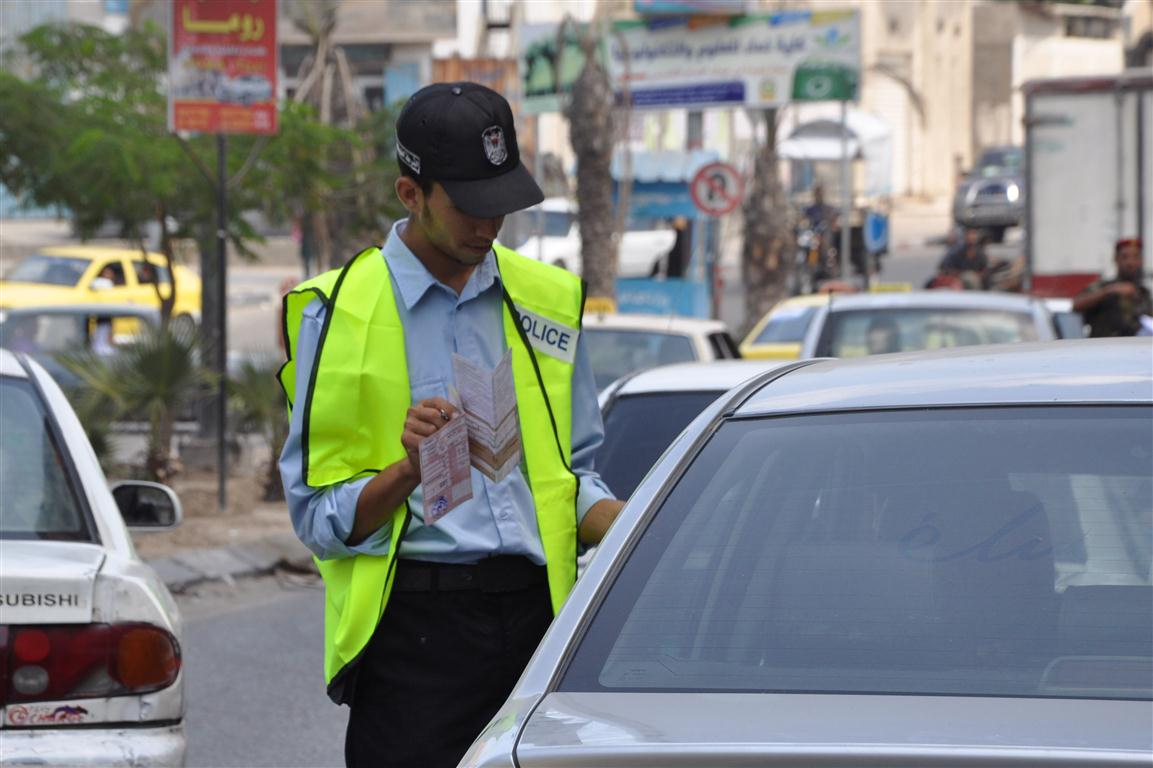 الشرطة تطلق حملة "مرور آمن... بلا موت" في رام الله

