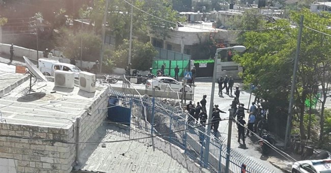 استشهاد شاب وإصابة 8 اسرائيليين في عملية اطلاق نار في القدس
