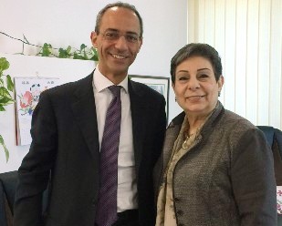 عشراوي تطلع ممثلة النرويج على الوضع الفلسطيني