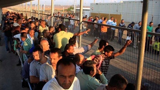 أبو طه: تدابير لحماية 35 الف عامل يعودون من اسرائيل حتى نهاية الاسبوع