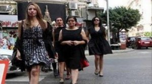 "فستان زمان والشارع كان أمان" لمواجهة التحرش بالملابس القصيرة في مصر