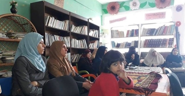 دائرة المرأة باتحاد نقابات العمال تنظم ورشة عمل في مخيم المغازي