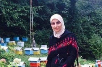 الفلسطينية "عبير القنيبي" ضمن أفضل خمسين معلم ومعلمة لعام 2017
