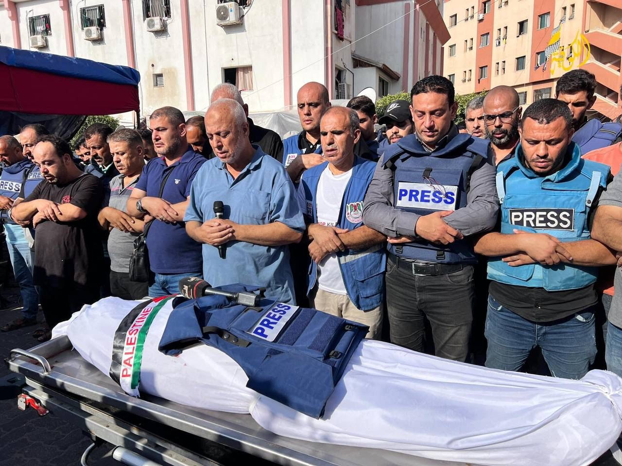 “MADA” demands the Associated Press  withdraw its dismissal of journalist Iyad Hamad