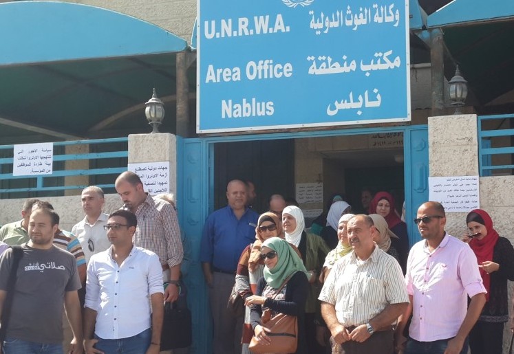 اتحاد العاملين يرفض تجميد التوظيف والأجور والتقليصات من قبل "الأونروا"
