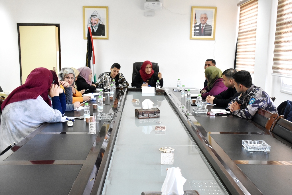 الأشغال العامة والإسكان تكرم الموظفات بذكرى يوم المرأة العالمي