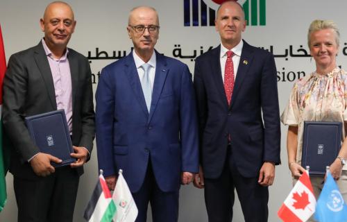 بدعم من الحكومة الكندية لجنة الانتخابات وبرنامج الامم المتحدة الانمائي يوقعان اتفاقية لتعزيز جاهزية الانتخابات التشريعية