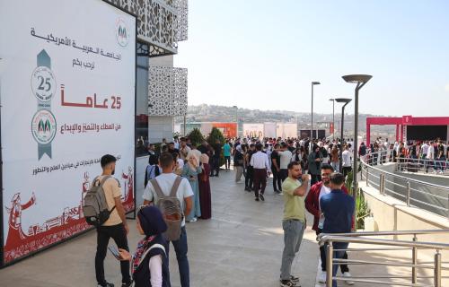 أزمة الرواتب تضغط على تعليم أبناء الموظفين.. مطالب بتسهيلات في الأقساط الجامعية