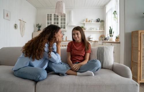 قبل سن الثامنة.. لماذا تبلغ فتيات هذا الجيل مبكرا؟
