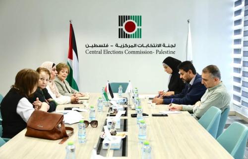 الإتحاد العام للمرأة الفلسطسنسة يبحث مع لجنة الانتخابات المركزية مدونة سلوك لحماية مشاركة النساء في الانتخابات التشريعية