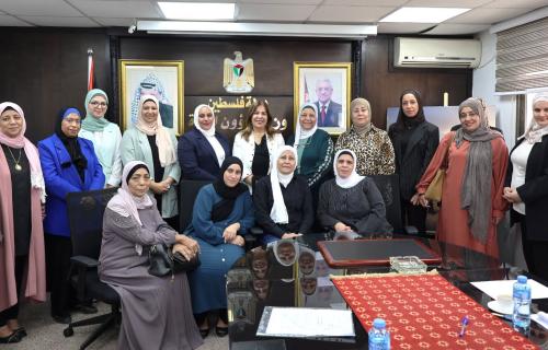 وزيرة شؤون المرأة تلتقي مجموعة سيدات القمر في أريحا والأغوار
