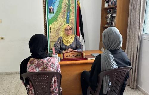 حرب أخرى داخل الخيام.. أول مختارة في غزة تواجه نزاعات فككت الأسر