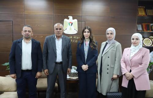 تعزيز صمود المواطنين يبدأ بفرص العمل.. وزارة العمل تبحث أولويات التنمية الاقتصادية في صوريف