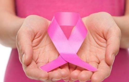 المتعافية سارة أبو عمر.. واجهت سرطان الثدي وتمسكت بالأمل لتبدأ حكاية جديدة مع الحياة