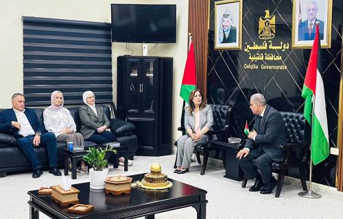 الخليلي وأبو حمدة يؤكدان أهمية تكامل الجهود لتعزيز صمود النساء وتمكينهن في محافظة قلقيلية