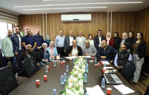 برعاية الرئيس: توقيع عقد مشروع تأهيل المركز النسوي وصيانة جمعية حياة في مخيم دير عمار بقيمة 201 ألف دولار