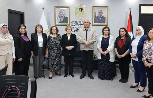 وفد نسوي برئاسة انتصار الوزير يبحث مع وزير الداخلية مواجهة التحريض وتعزيز السلم الأهلي
