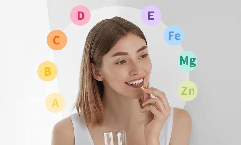 الفيتامينات عند المرأة.. متى يحتاجها الجسم ومتى تصبح مضرة؟
