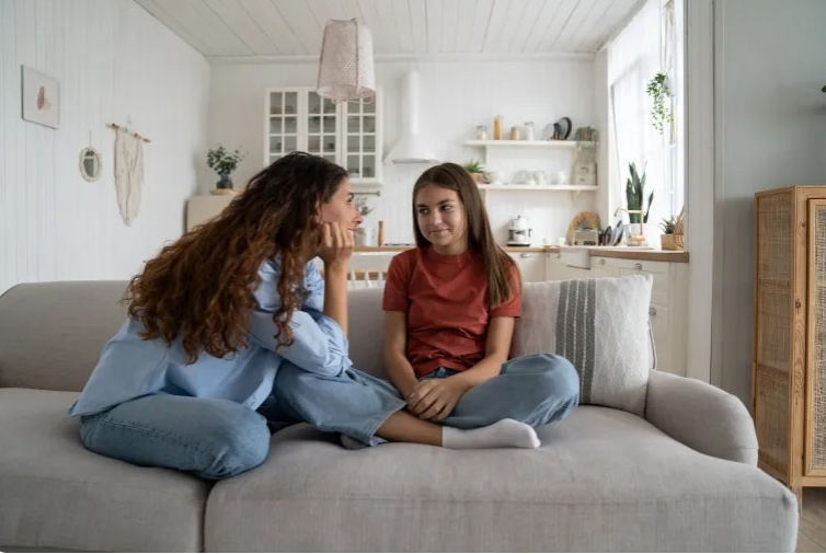 قبل سن الثامنة.. لماذا تبلغ فتيات هذا الجيل مبكرا؟
