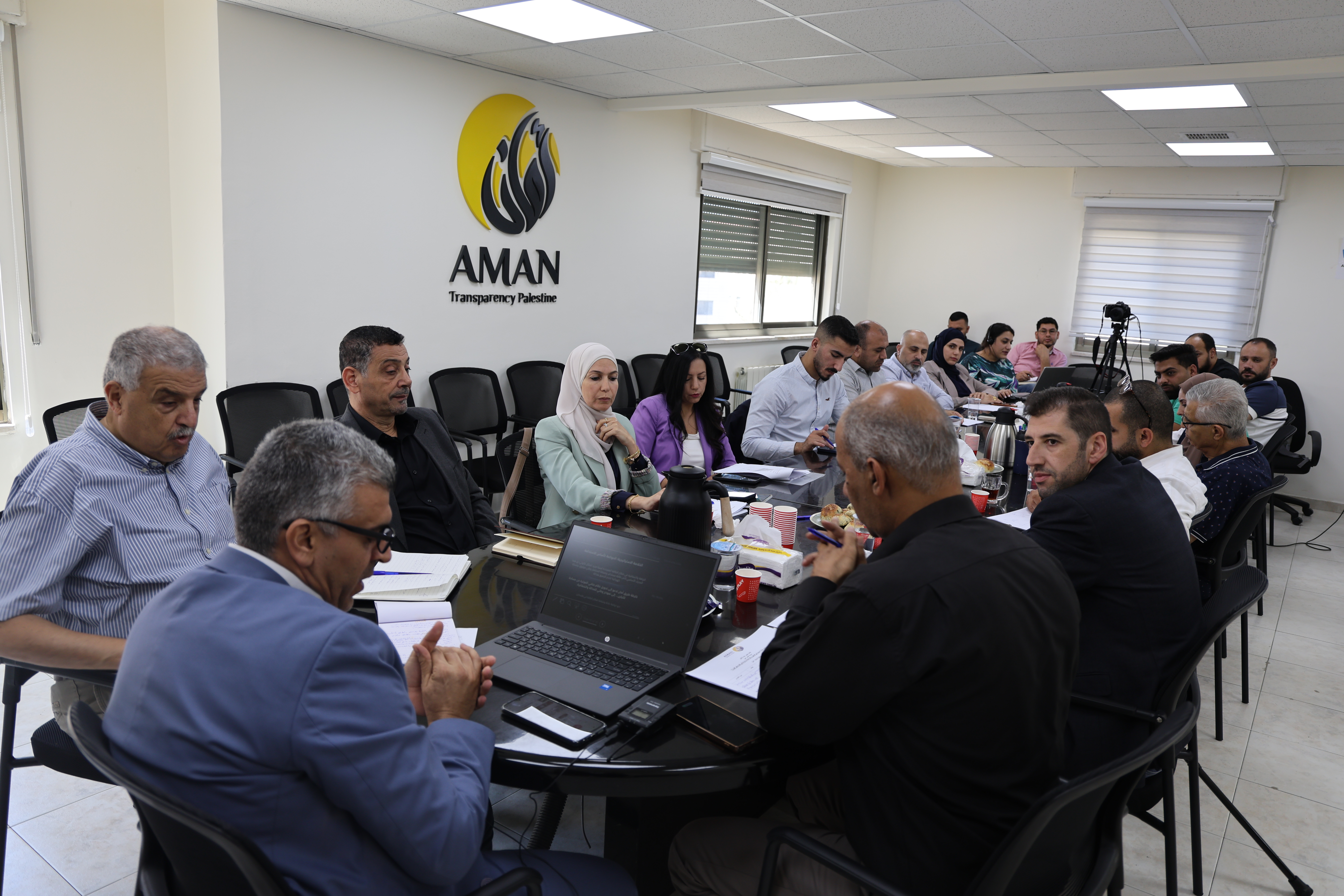 أمان يدعو إلى منصة حوار وطنية لتعزيز حوكمة قطاع الطاقة المتجددة وتشجيع الاستثمار خلال جلسة لمناقشة تقرير حول حوكمة الطاقة المتجددة ونظام صافي الفوترة في فلسطين