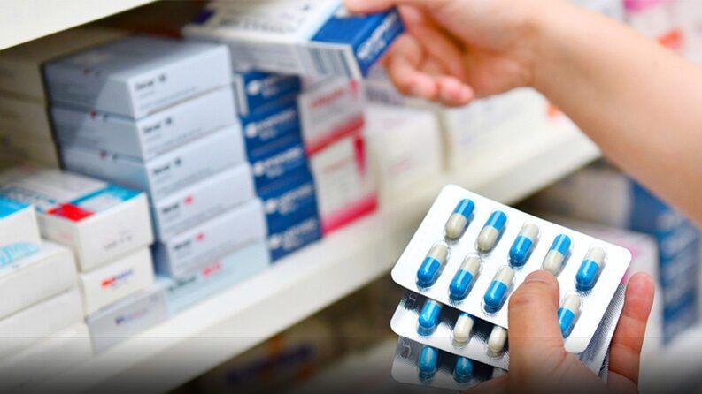 شركات التوريد تحذر من جديد.. أزمة الأدوية والمستلزمات الطبية في الضفة الغربية تتفاقم