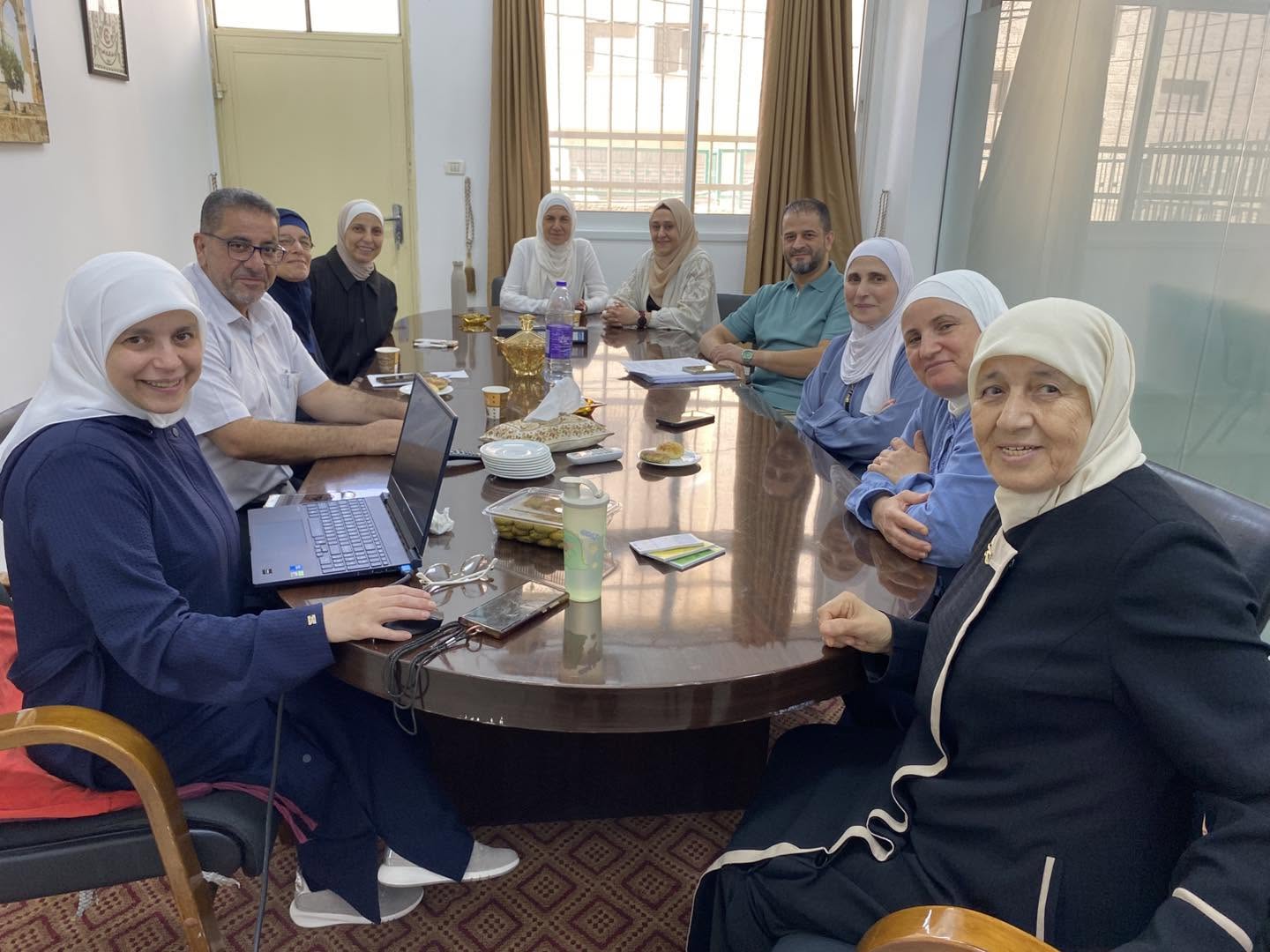 جمعية الاتحاد النسائي العربي تستقبل ممثلة برنامج الأمم المتحدة الإنمائي للاطلاع على مشروع مركز مودة