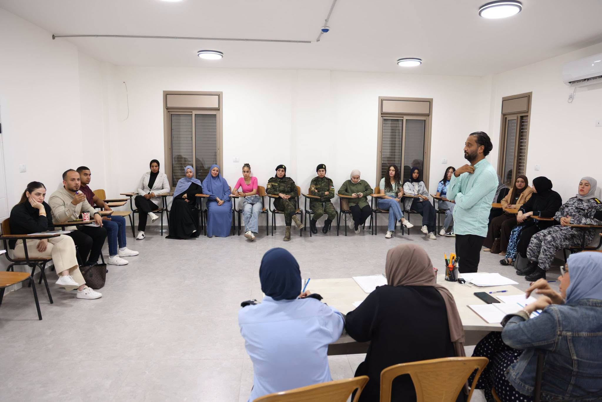جلسة حوارية متعددة الأطراف في أريحا حول أهمية إقرار قانون حماية الأسرة من العنف