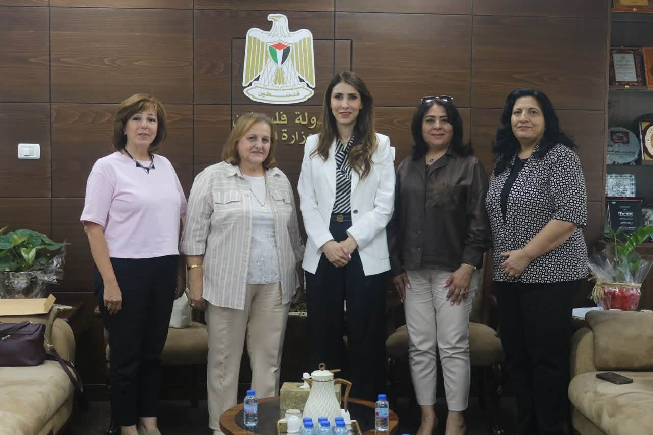 من التدريب إلى التشغيل والريادة.. وزارة العمل تفتح مسارات تنموية جديدة لتمكين النساء في أريحا