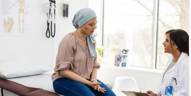 الأخصائية النفسية دعاء صلاحات.. الدعم النفسي لمريضات سرطان الثدي جزء أساسي من رحلة العلاج