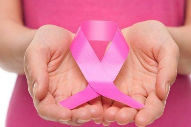 المتعافية سارة أبو عمر.. واجهت سرطان الثدي وتمسكت بالأمل لتبدأ حكاية جديدة مع الحياة
