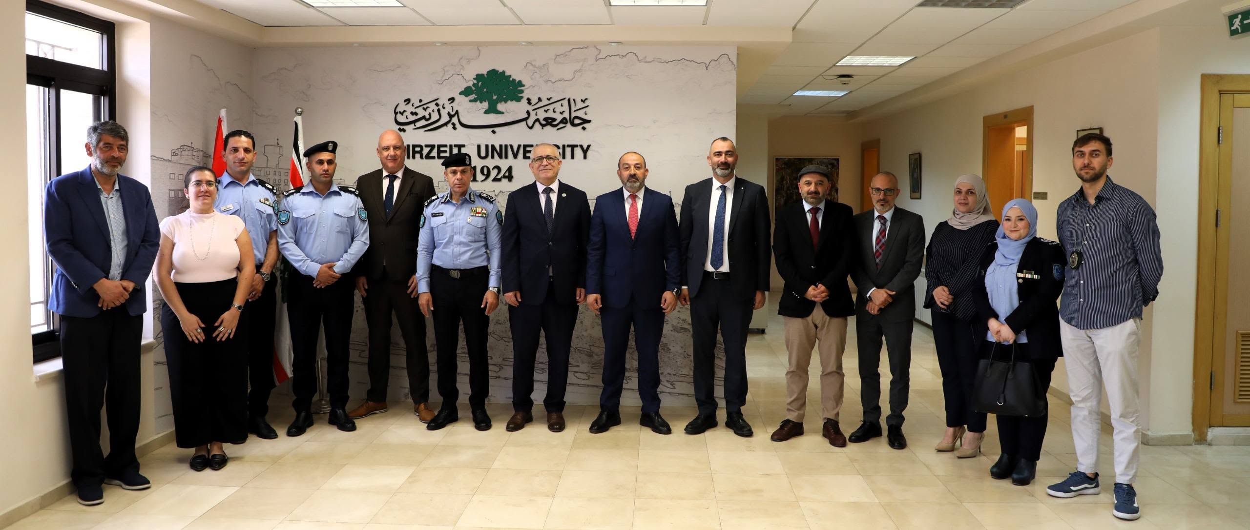 النيابة العامة وجامعة بيرزيت تحتفلان بتخريج الفوج الأول من دبلوم "مهارات التحقيق الجنائي في الجرائم المستحدثة"