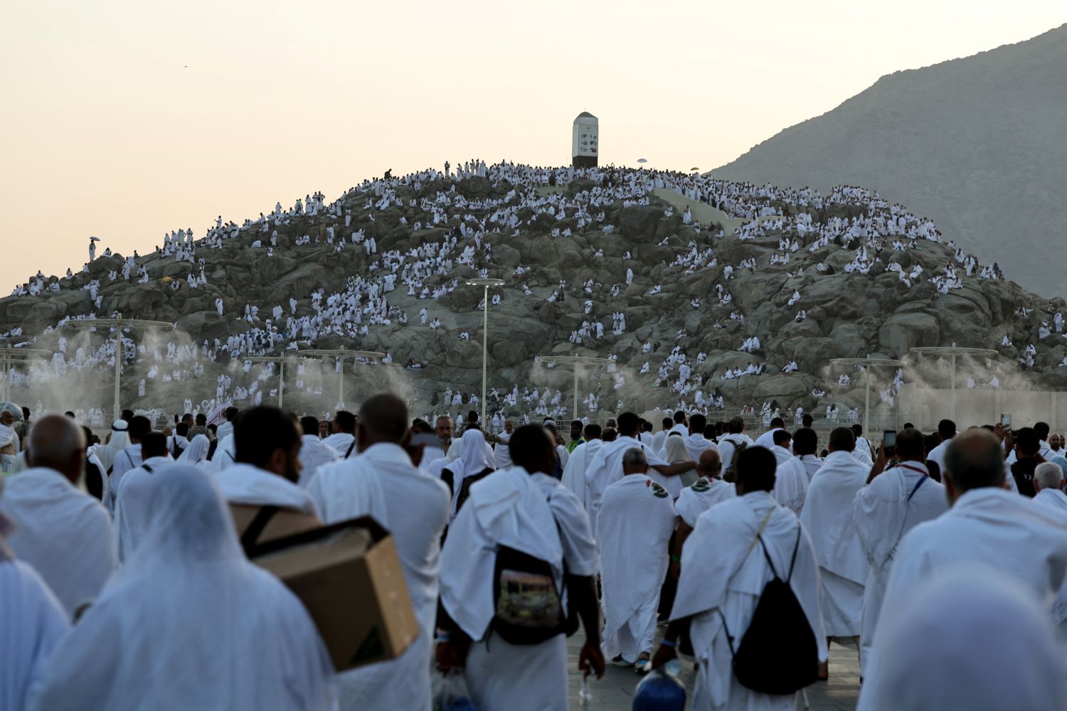 الأوقاف تجري قرعة الحج للمحافظات الشمالية وتؤكد العمل لتمكين حجاج غزة من أداء الفريضة