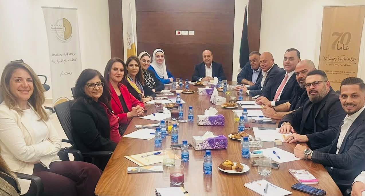 الغرفة التجارية وشبكة سيدات الأعمال والمهنيات تبحثان تعزيز حضور المرأة في مجتمع الأعمال وصناعة القرار