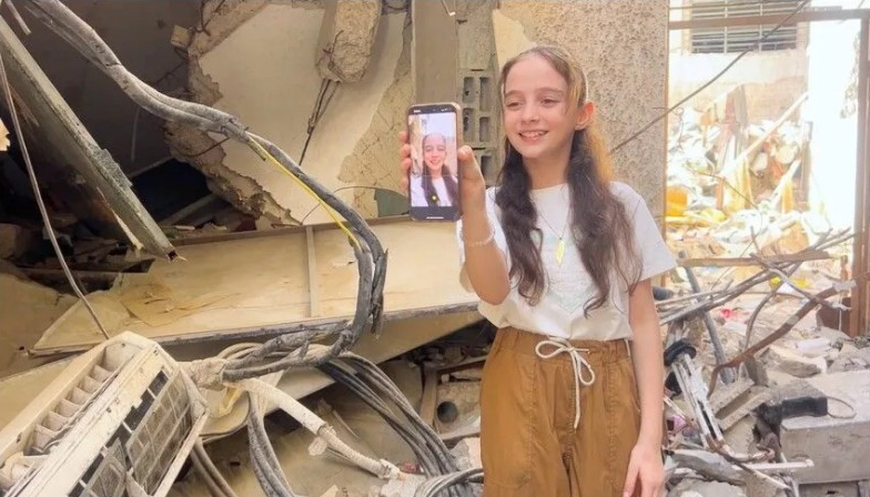 بهاتف و1.4 مليون متابع.. الطفلة نسرين من غزة ضمن أفضل 8 صناع محتوى بالعالم