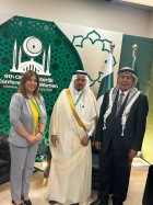 الخليلي تبحث مع المدير...